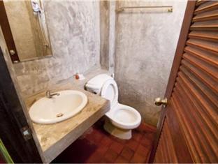 Hotel B2 Santitham 2*
